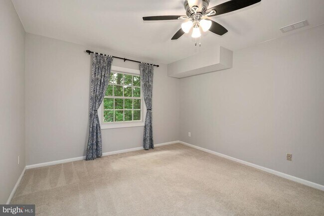 Building Photo - 5907 Kingsford Rd