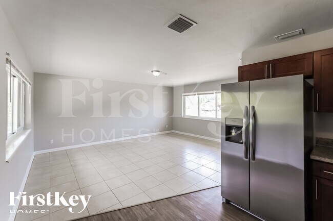 Building Photo - 1236 NW 18th St