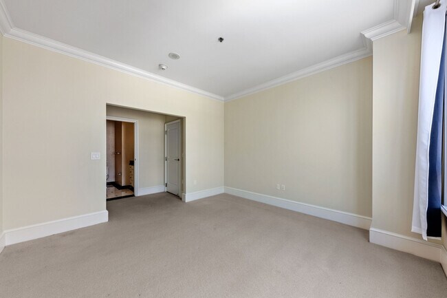 Building Photo - 690 Market St