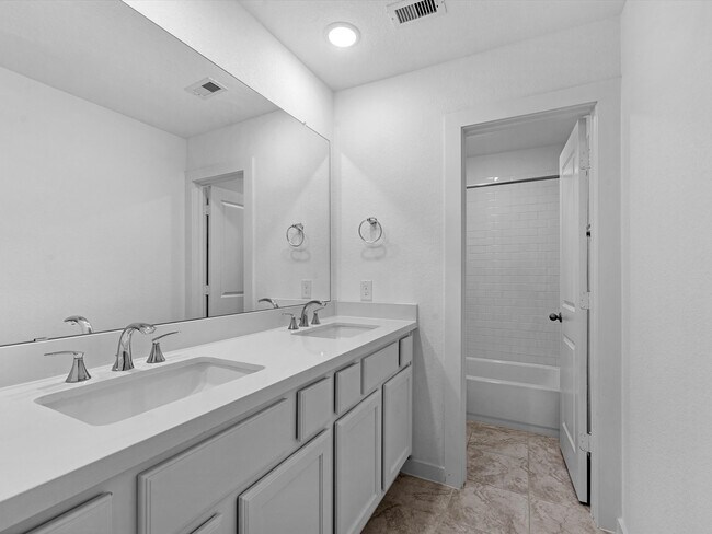 Building Photo - 952 Malibu Shr Ln