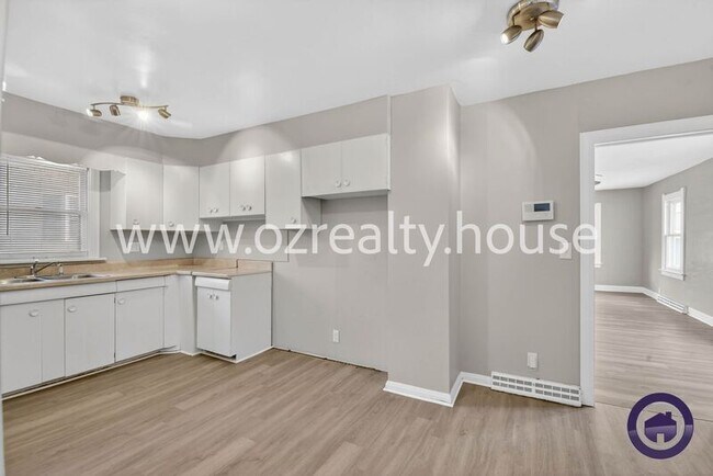 Building Photo - 4336 Garden Park Dr