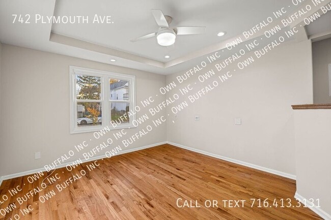 Building Photo - 742 Plymouth Ave