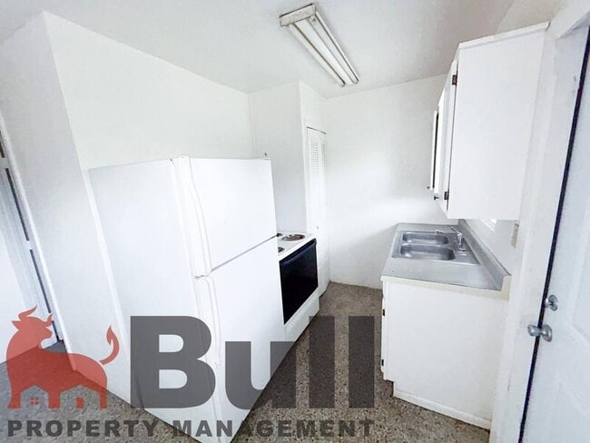 Building Photo - 439 Ruffel St