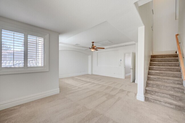 Building Photo - Stunning Rhodes Ranch Four Bedroom