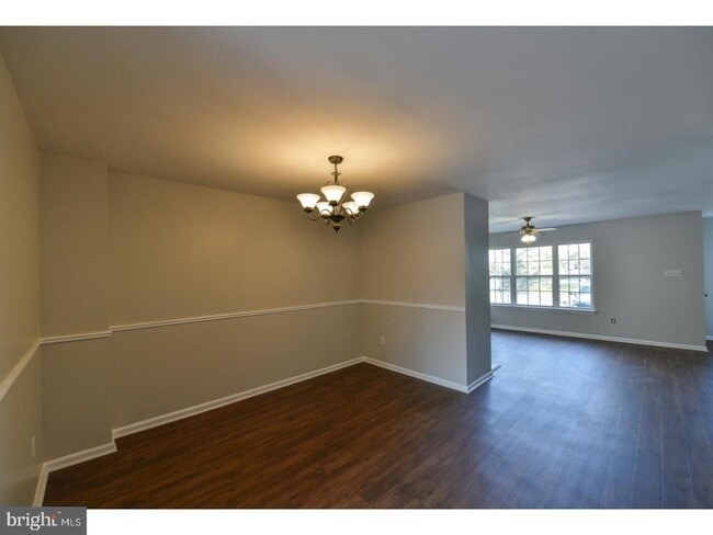 Building Photo - 126 Hawthorne Ct