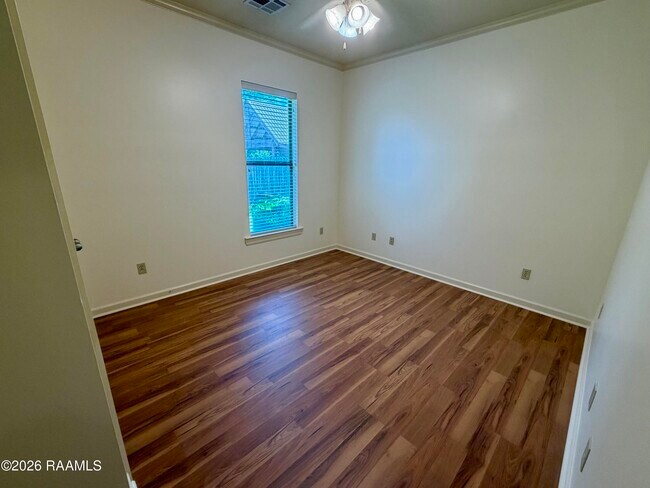 Building Photo - 212 Chevalier Blvd