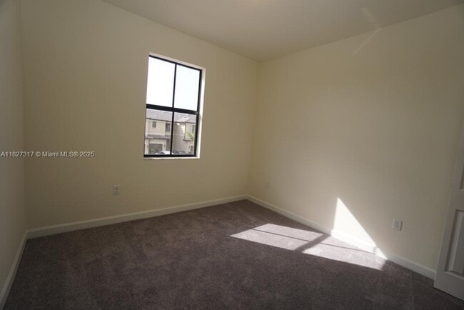Building Photo - 10911 W 33rd Ln