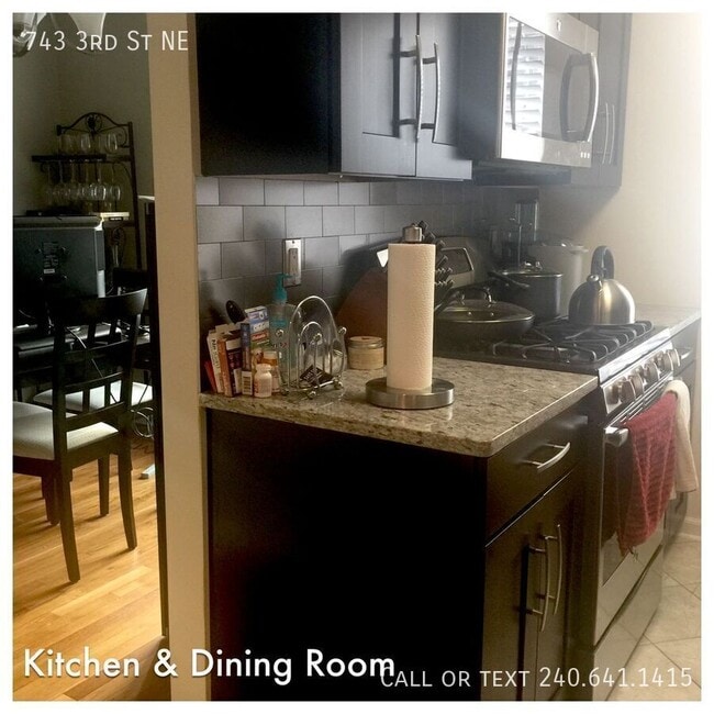 Building Photo - 743 3rd St NE