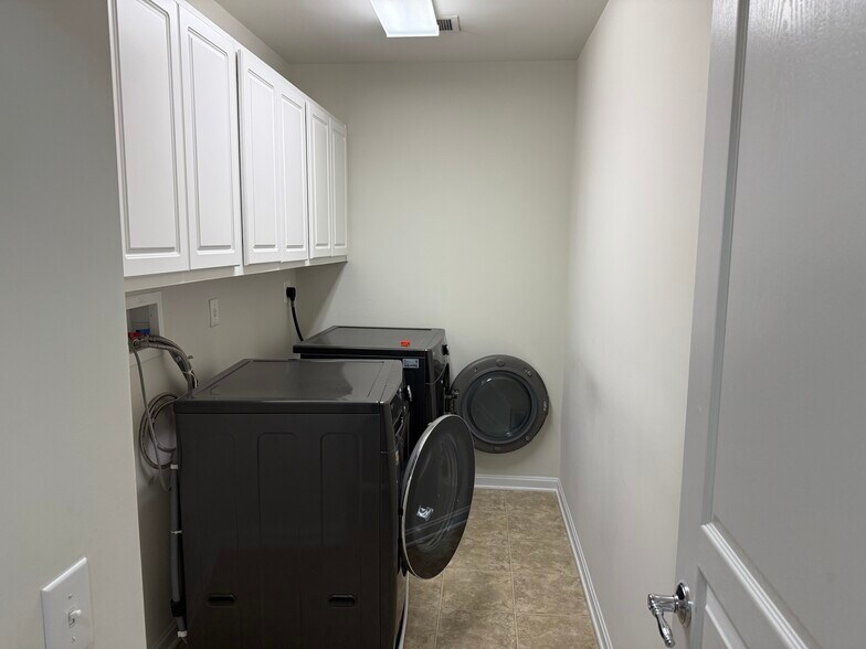 Laundry Room - 5263 Blue Sky Dr