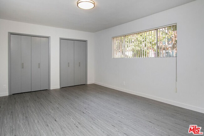 Building Photo - 450 S Los Robles Ave