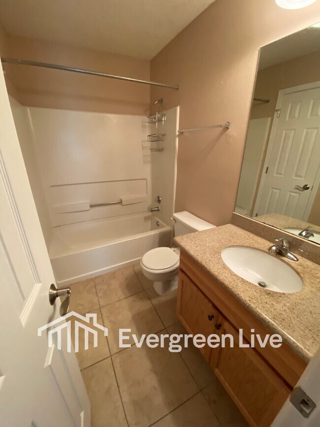 Building Photo - 76 Skystone Ct