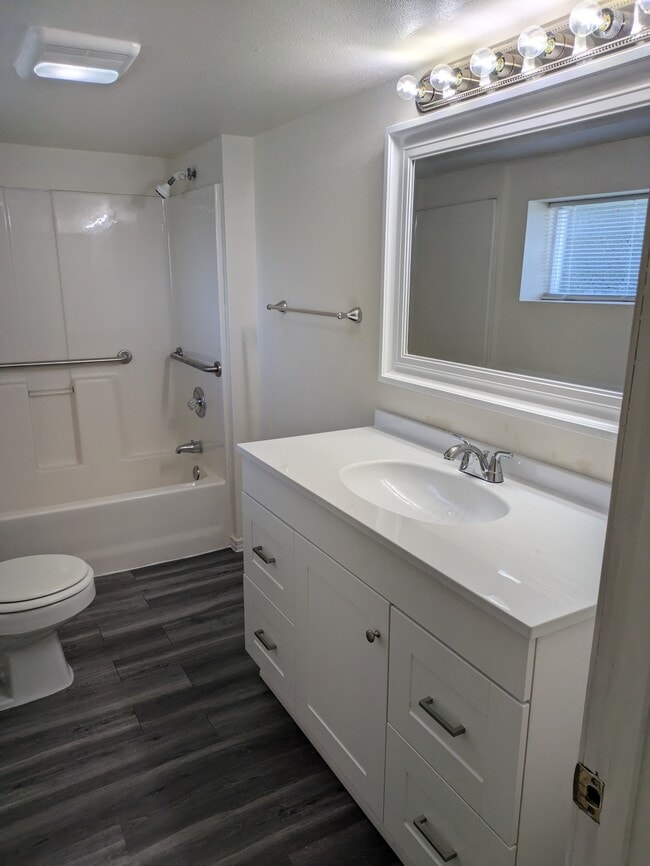 Building Photo - 1547 Sturgus Ave S