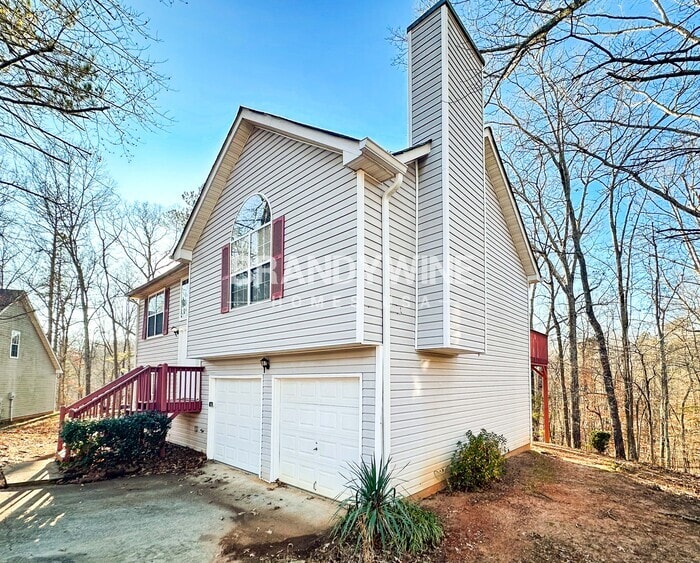 Building Photo - 4599 White Rd