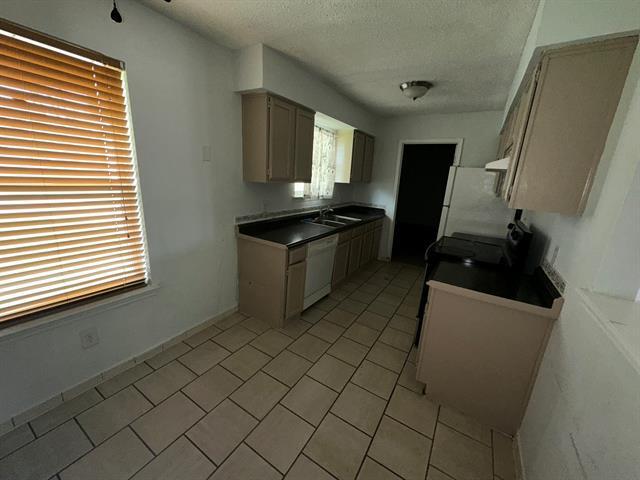 Building Photo - 755 Botany Bay Dr