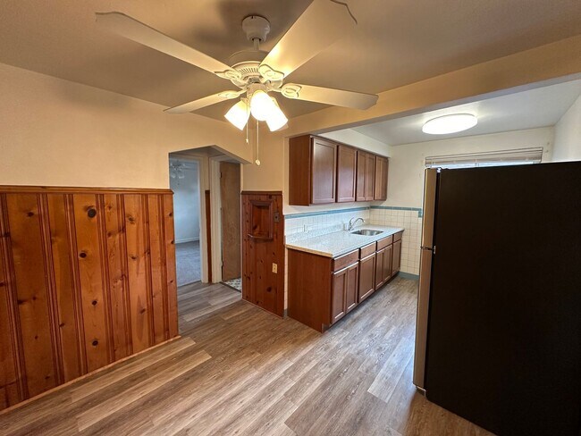 Building Photo - 4329 Oakwood Ave