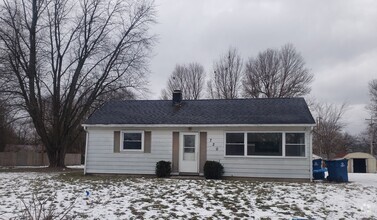 Building Photo - 3 Bedroom in New Haven 2 Bath with Man Cav...