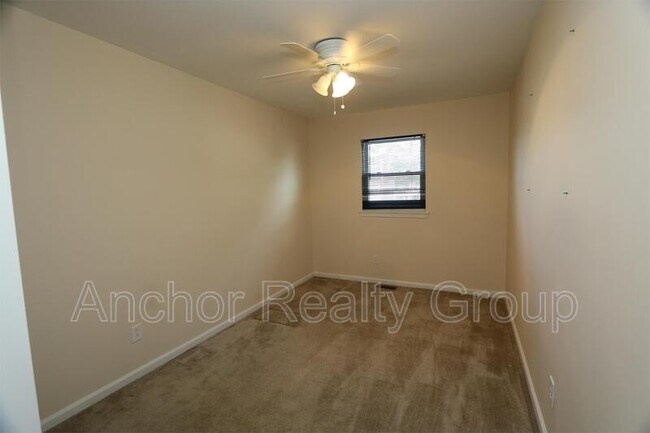 Building Photo - 2226 Sedgewick Dr