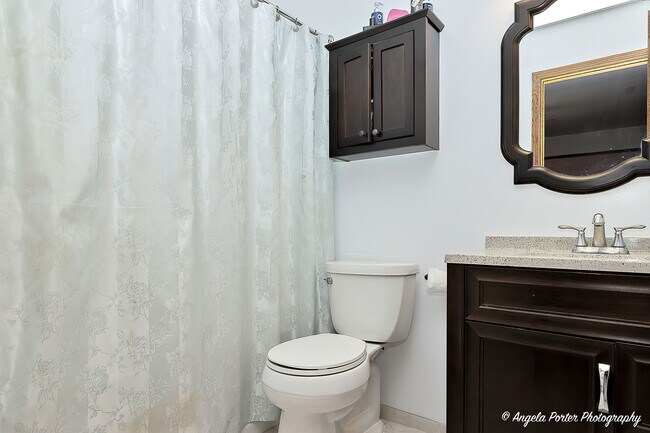 Building Photo - 2155 N Millstone Dr