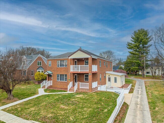 Building Photo - 116-118 Linden Avenue