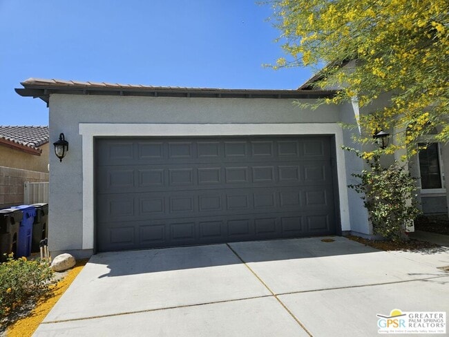 Building Photo - 755 Summit Dr