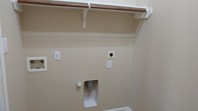 Building Photo - 18223 Red Oak Manor Ln