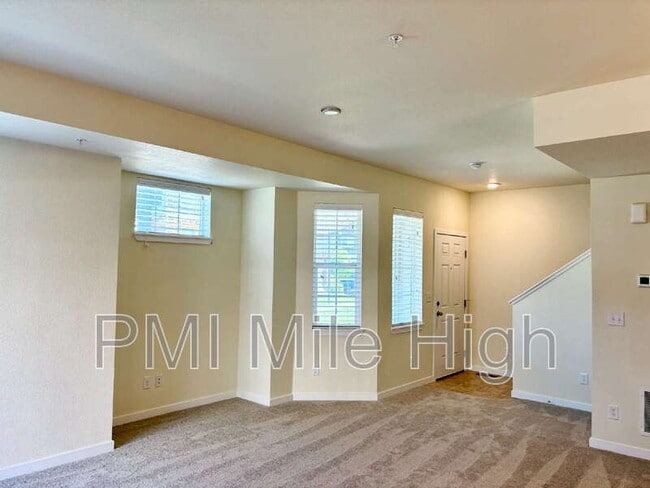 Building Photo - 12874 Jasmine St