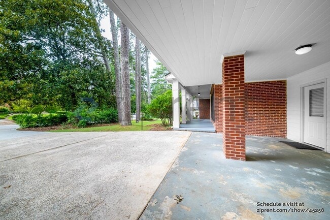 Building Photo - 2231 Allaire Ln NE