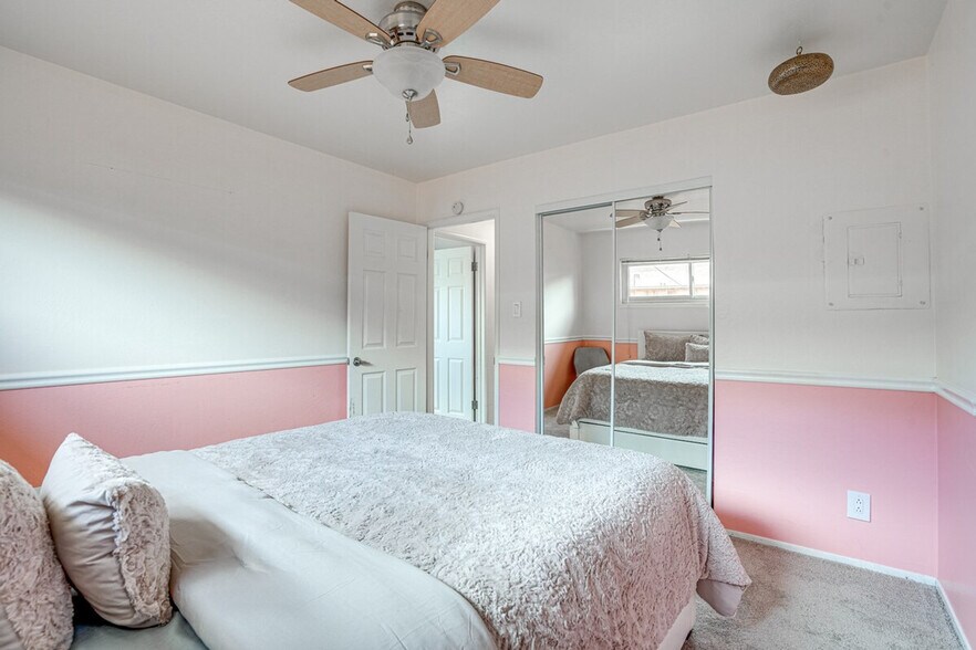 Building Photo - 1338 Thais Ln