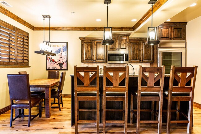 Building Photo - Furnished Townhome in Jeremy Ranch