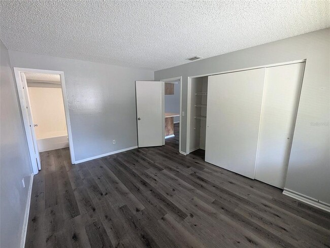 Building Photo - 228 Thorntree Pl
