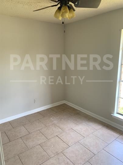 Building Photo - 508 Upton Rd