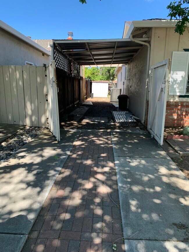 Building Photo - 1537 Heartwood Dr