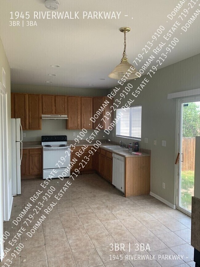 Building Photo - 1945 Riverwalk Pkwy