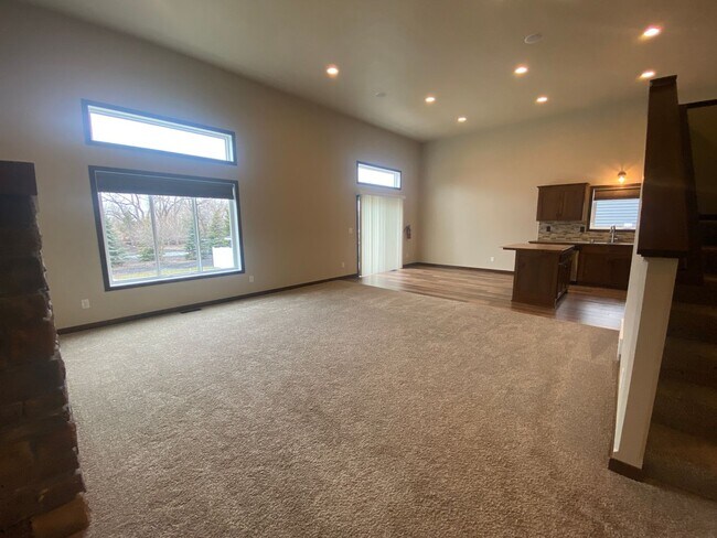 Building Photo - 3-Bed, 3-Bath Single Family Home in Moorhead!