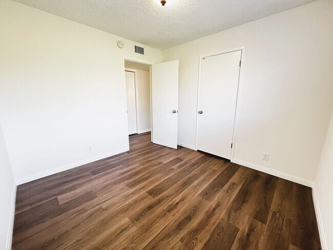 Building Photo - Turnkey 3-Bedroom Home with Modern Upgrade...
