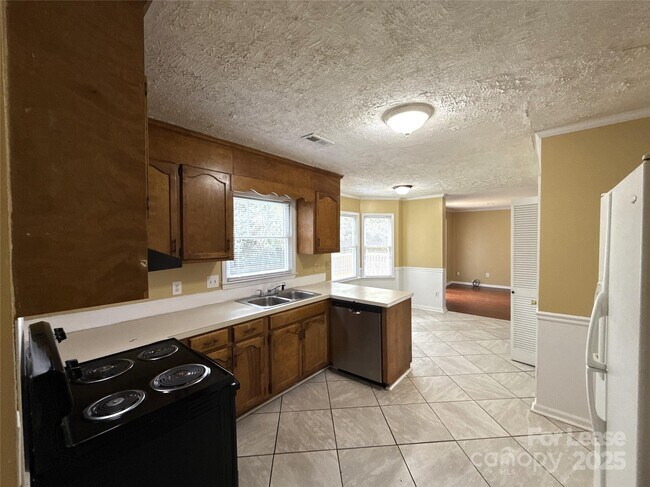 Building Photo - 9125 Winter Moss Ct