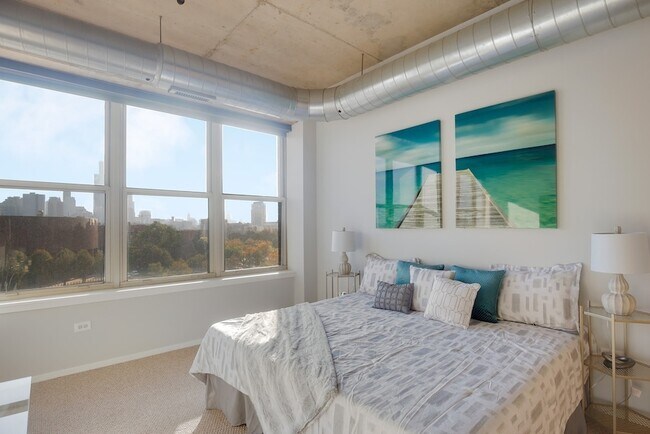 Building Photo - 6 S Laflin St