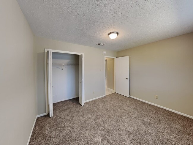 Building Photo - 6610 Bellfield Manor Ln