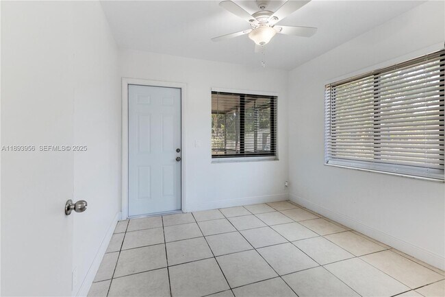 Building Photo - 821 NW 41st St