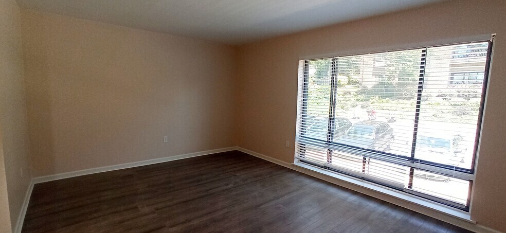 Bedroom # 1: Master, 15 ft. x 12 ft. - 124 Roberts Ln