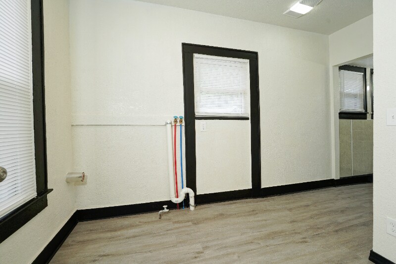 Building Photo - 316 Market Dr