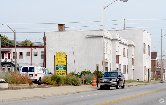 Building Photo - 1202 S Meridian St