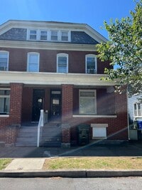 Building Photo - 836 Dewey Ave