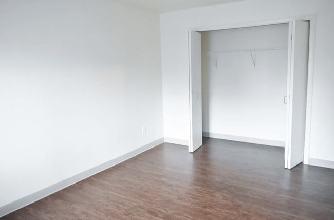 Building Photo - 839 S Clinton St