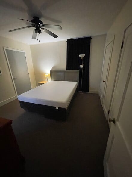 Building Photo - 1315 China St