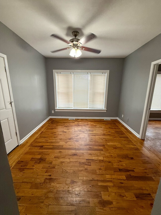 Building Photo - 417 S Karlov Ave