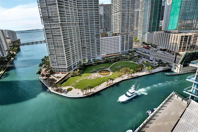 Building Photo - 300 Biscayne Blvd Way