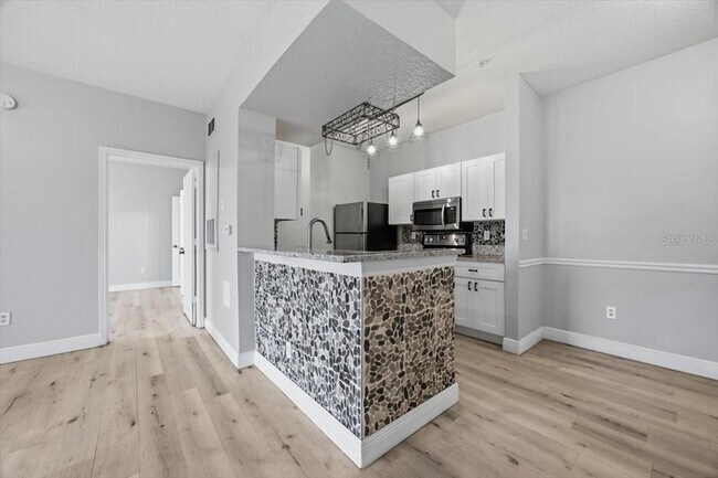 Building Photo - 14353 Fredricksburg Dr