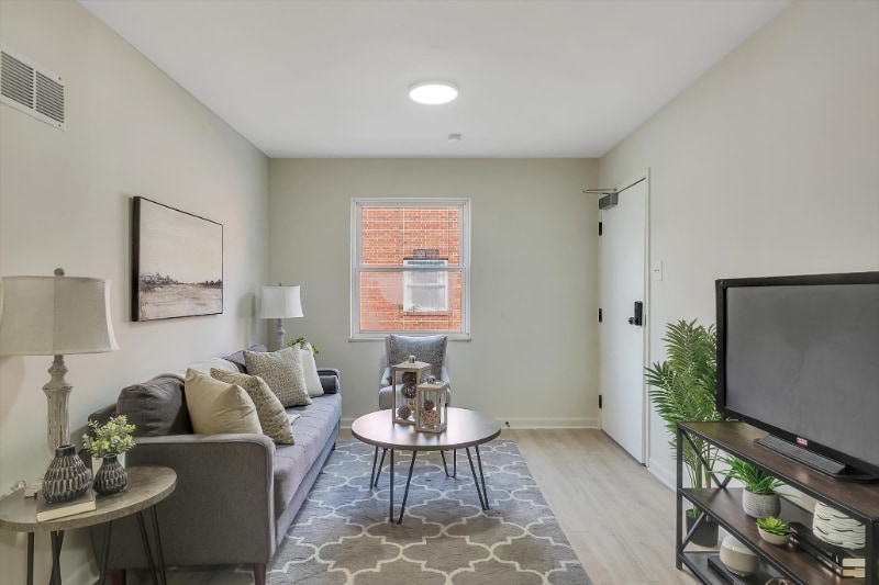 Building Photo - 2641 Keokuk St