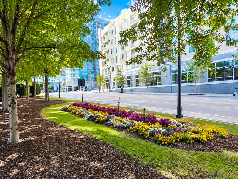 Building Photo - 401 16th St NW